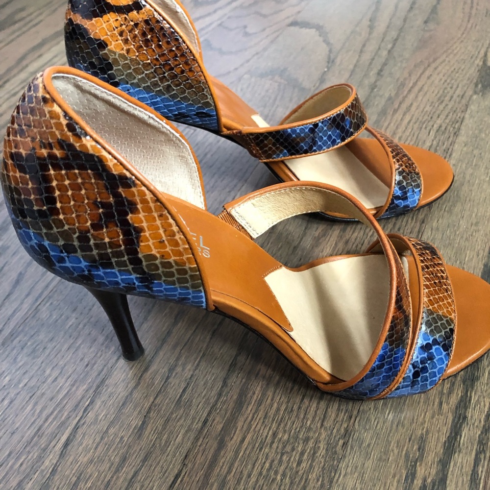 Woman’s Shoes